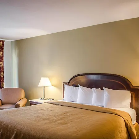 Quality Inn & Suites Pensacola Bayview-2