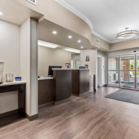 Comfort Inn & Suites Red Deer - Highway 11-3