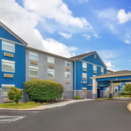 Comfort Inn & Suites Butler-2