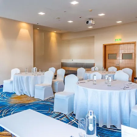 Novotel Dubai Al Barsha-3