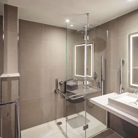 Novotel London Brentford-2