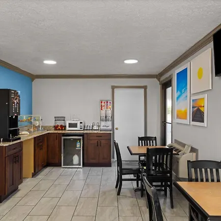 Days Inn By Wyndham Pratt-3