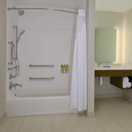 Holiday Inn Express & Suites - Milan - Sandusky Area By Ihg-3