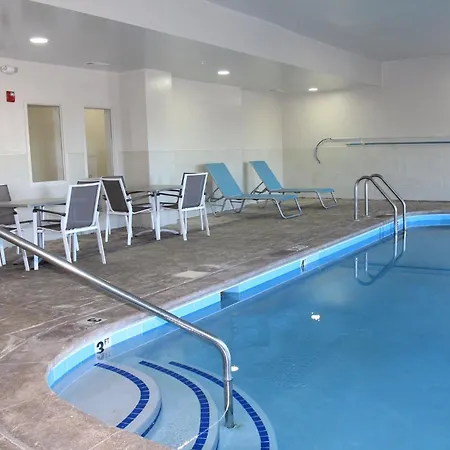Holiday Inn Express & Suites-2
