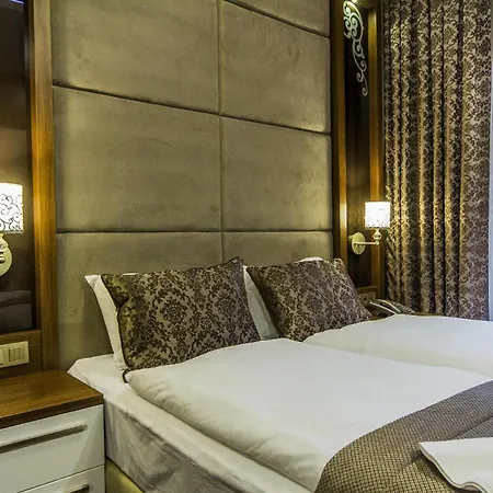 La Pazza Suites-2