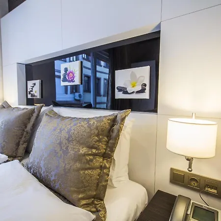 La Pazza Suites-3