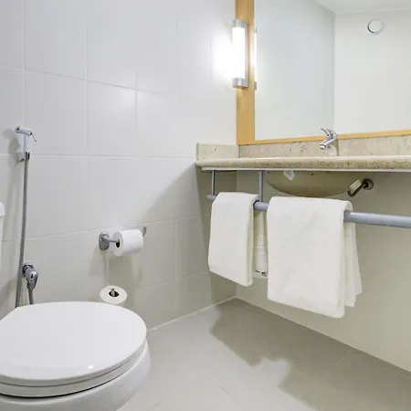 Ibis Copacabana Posto 2-3