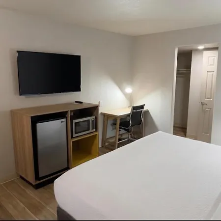 Days Inn By Wyndham Yosemite Area-2