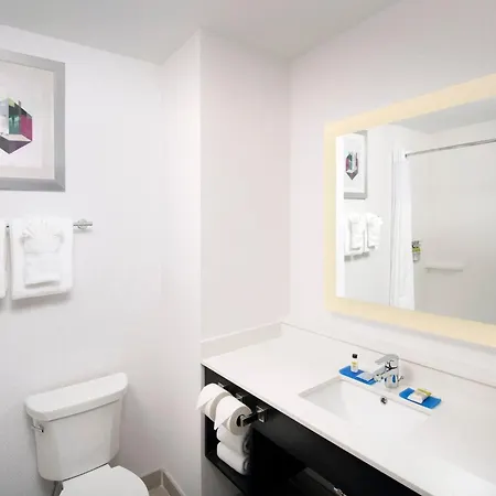 Holiday Inn Express Pensacola Downtown By Ihg-3