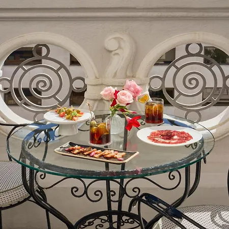 Relais & Chateaux Heritage Hotel-3