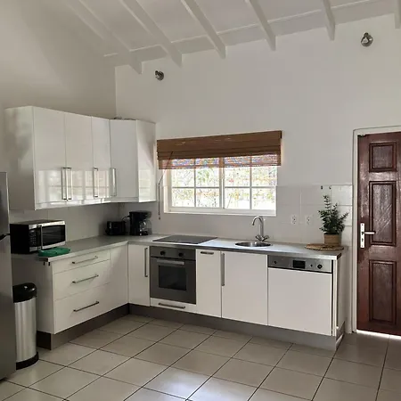Blue Marlin Apartments, Nabij Mambo Beach-3