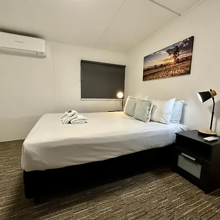 Esk Caravan Park & Rail Trail Motel-3