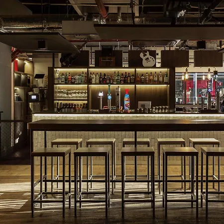 Ibis Styles Glasgow Central-3