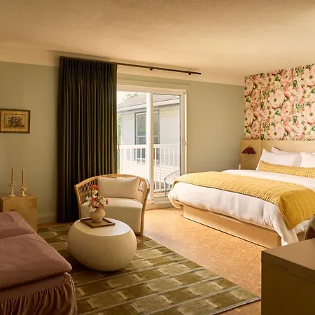 The June Motel, Prince Edward County-2