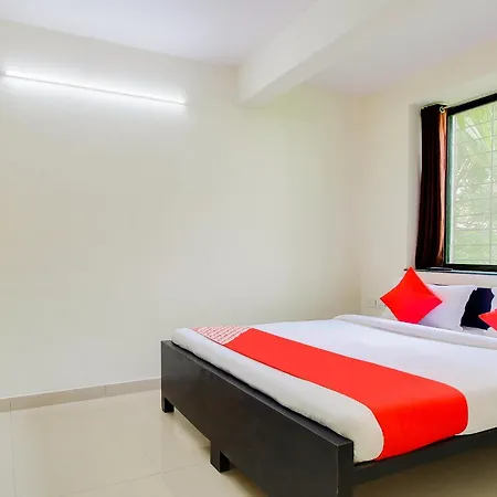 Hotel O Galaxy Near Inox-2