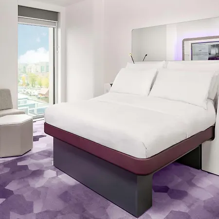 Yotel Amsterdam-3