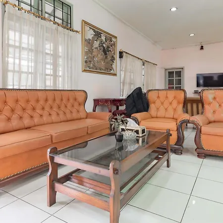 Urbanview Hotel Pondok Kurnia near Buah Batu by RedDoorz-3