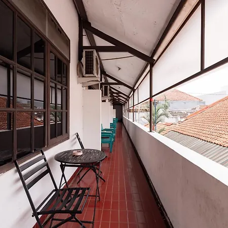 Urbanview Hotel Pondok Kurnia near Buah Batu by RedDoorz-2