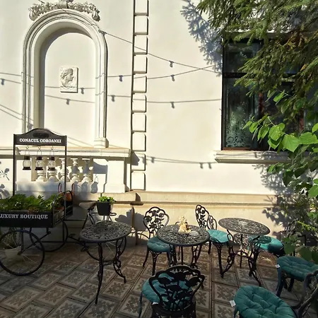 Conacul Coroanei Luxury Boutique Hotel-3