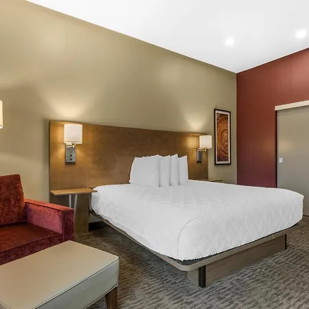 Best Western Plus Dauphin-2