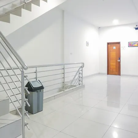RedDoorz Plus @ Cemara Asri Medan-2