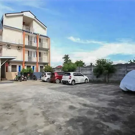 The Nancy'S Homestay Pekanbaru Mitra Reddoorz-3