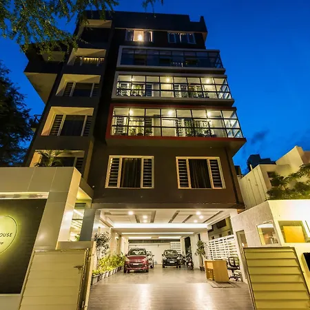 Super Townhouse Mg Road,Bangalore-3