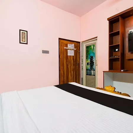 Super Hotel O Sarvodaya Nagar Near Railway Station-2