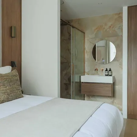 Wonderful Apartments In The Center Of Paris-3