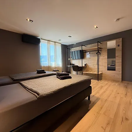 Apartment34-3