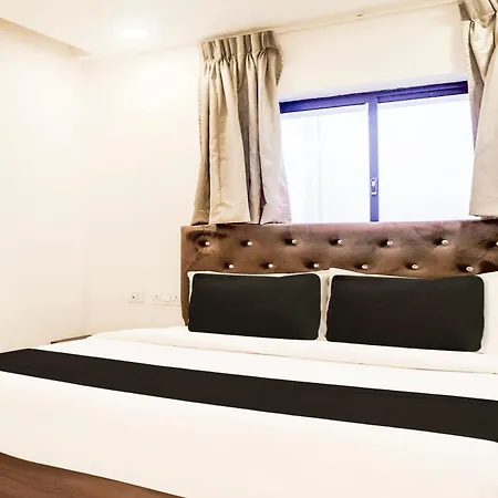 Super Collection O Earth Apart Hotel-2