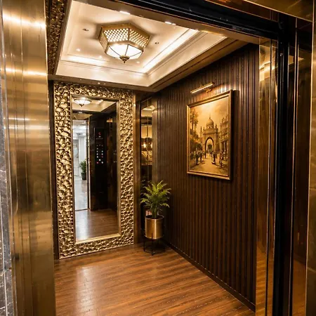 Hotel Ip Royal By Qotel-2