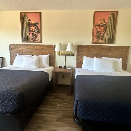 Cactus Inn And Suites-3