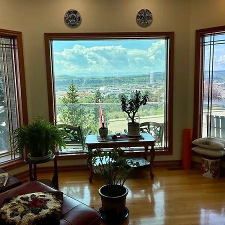 Rocky Mountain View Bed & Breakfast-3