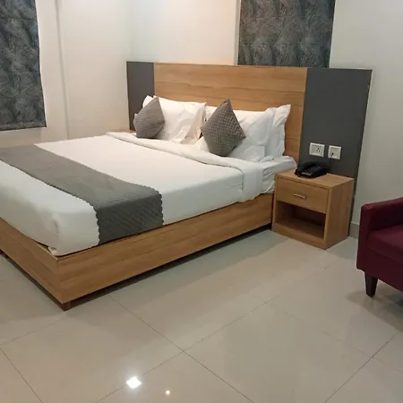 Hotel Eminent Suites-2