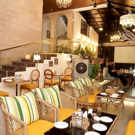Labels Hotel-3