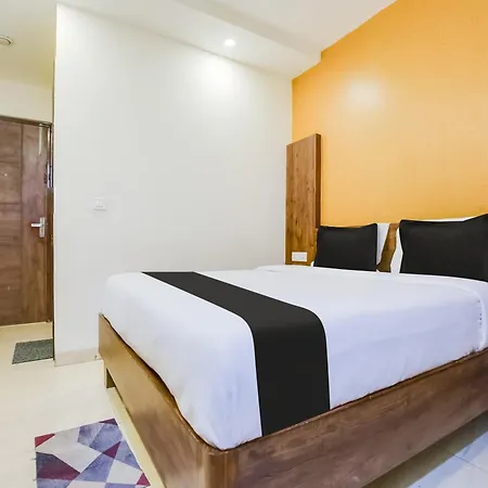 Collection O Hotel North East-2