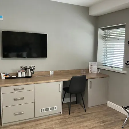 Chequers Lodge- Dalton-In- Furness- Self Check In- For Professionals And Tourists-3
