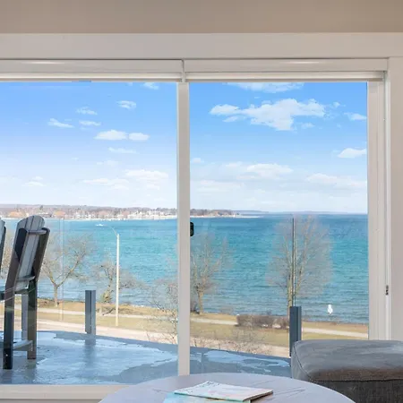 539 Bay Street Traverse City - Luxury Downtown Residences-3