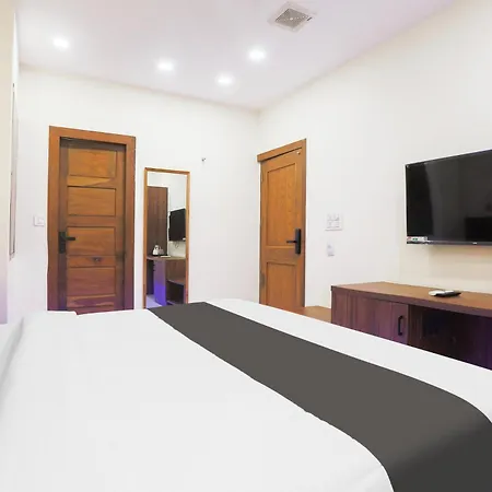 Super Townhouse Vikaspuri-3
