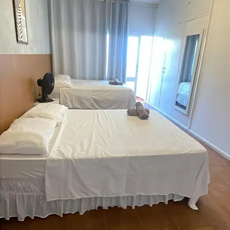Quarto com varanda privada a 160 metros da Praia do Farol da barra lll-2