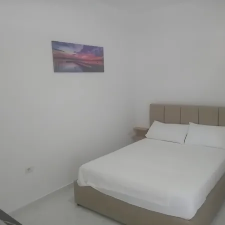Taku Rooms Vlora 2-2