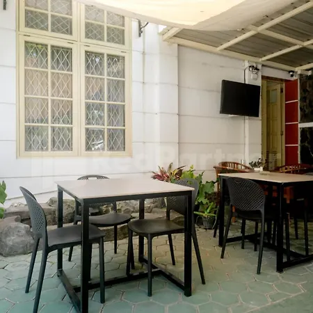 D Palma Near Lokananta Manahan Mitra RedDoorz-3