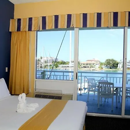 Chart House Suites And Marina-2