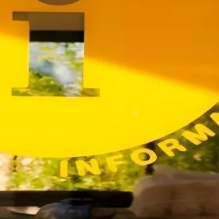 Yellow Moon Hotel-2