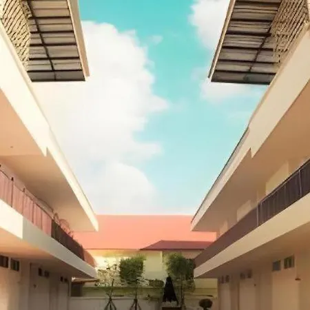 Yellow Moon Hotel-2