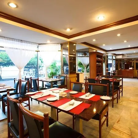 Nana Hotel Bangkok-3
