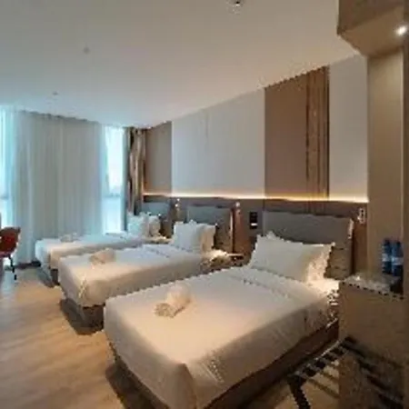 J Hotel-2