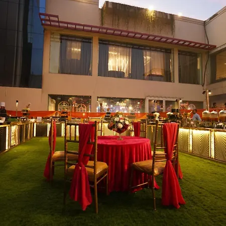 Bel-La Monde Hotel Nh8 At 6Km From Igi Airport Delhi-3