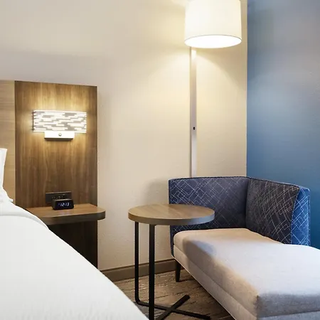 Holiday Inn Express & Suites Stevensville - Benton Harbor By Ihg-3